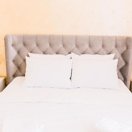 Central White Apartment Satu Mare Zewnętrze zdjęcie