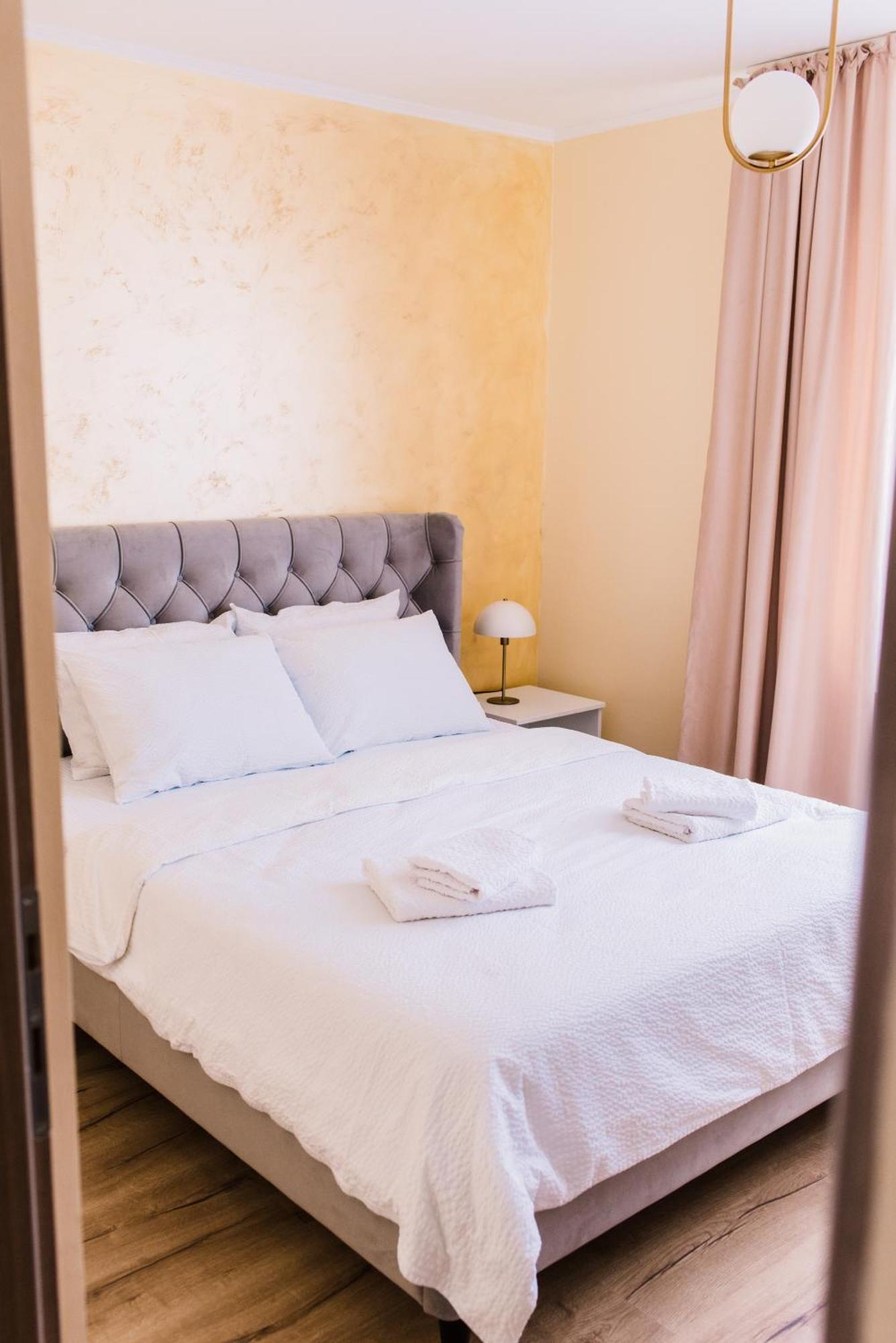 Central White Apartment Satu Mare Zewnętrze zdjęcie